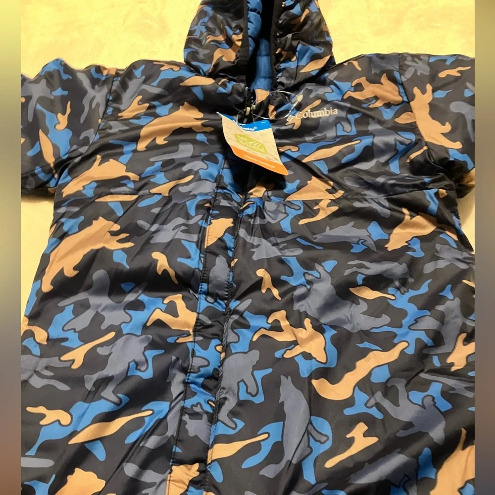 Reversible Columbia snowsuit/Sasquatch - Picture 5 of 7